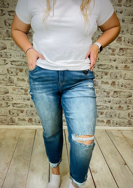 HIGH-RISE BOYFRIEND JEANS