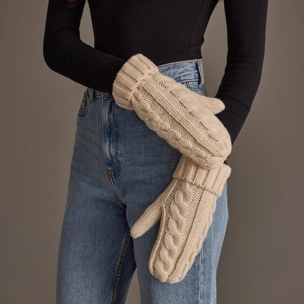 Cream Cable Mittens