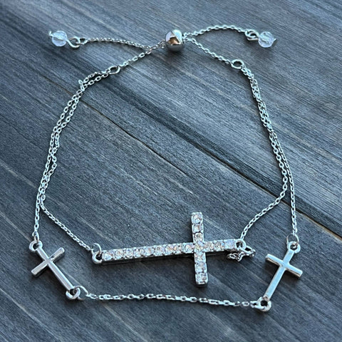 Alcea Cross Bracelet: Silver